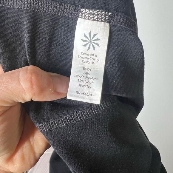 Athleta Black Crop Aerobic Workout Pants Criss Cross Sz XL - Picture 8 of 9